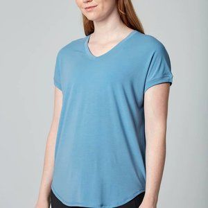 NWT Mondetta Women Ultra Soft Short Sleeve V-Neck Tee Dust Blue Size M $45 2B256